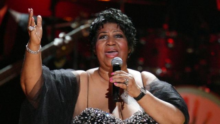 Aretha Franklin sëmuret, anullon koncertet [VIDEO]