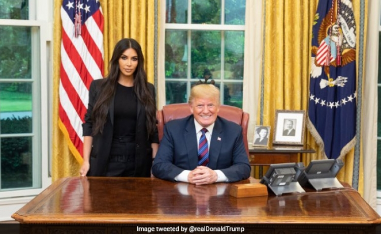 Presidenti Donald Trump i plotësoi këtë dëshirë Kim Kardashianit [FOTO]