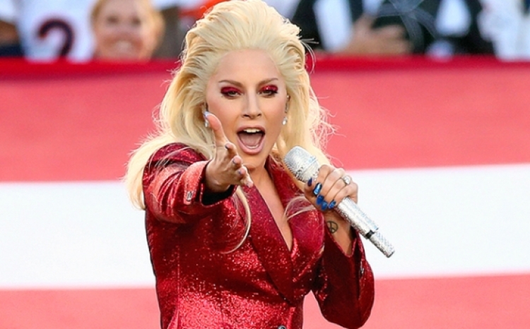 Lady Gaga konfirmon performancën në Super Bowl 2017  [VIDEO]