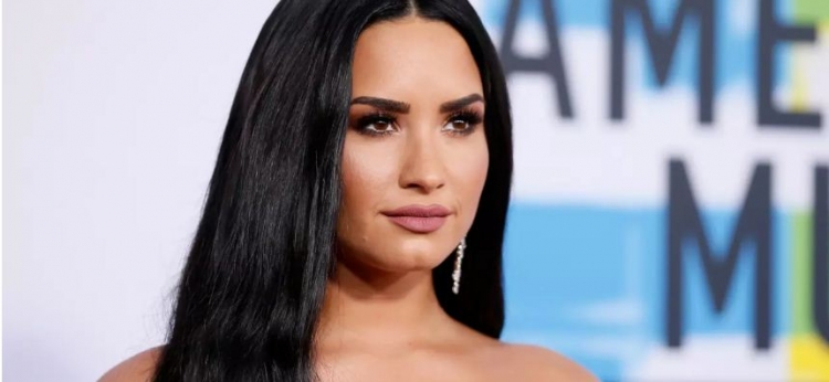 Demi Lovato fotografohet për herë të parë, që nga overdoza! Shikoni se si duket ajo… [FOTO]