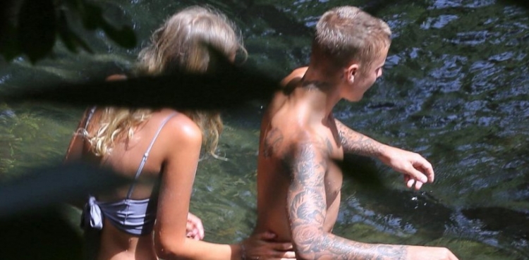 Bieber e bën sërish! Nudo në Hawaii me të dashurën Sahara Ray [FOTO]