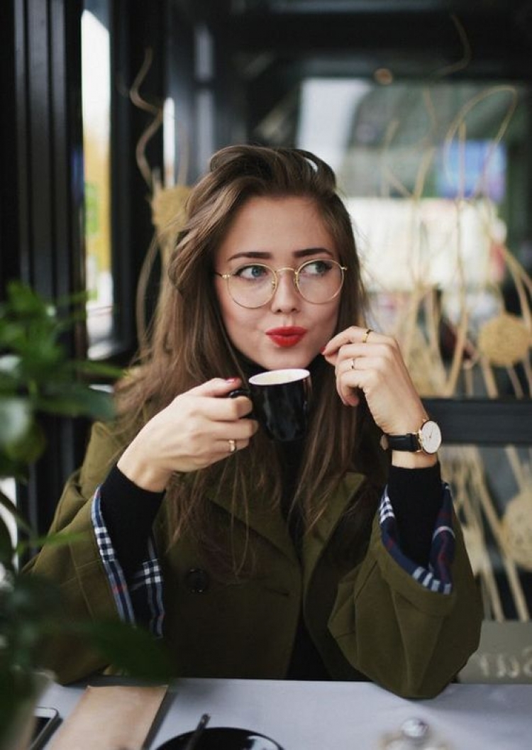 Ju që konsumoni rregullisht kafe duhet të dini orarin se ky është orari i duhur kur duhet ta pini