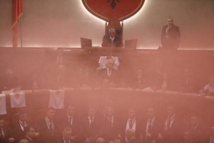 Përplasja me Gardën, Monika Kryemadhi: “Çizmet m'i sollën, madje dhe të pastruara”