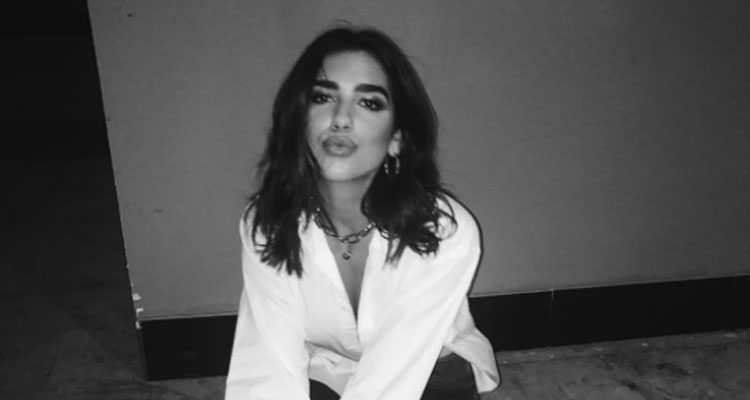 Brenda ditëlindjes së Dua Lipa, ja pamjet nga festa “origjinale” e artistes! [FOTO]