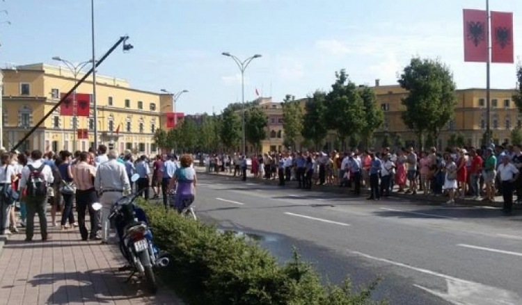 Bie miti! Shqiptarët, ndër më “injorantët” e Europës, ja përse