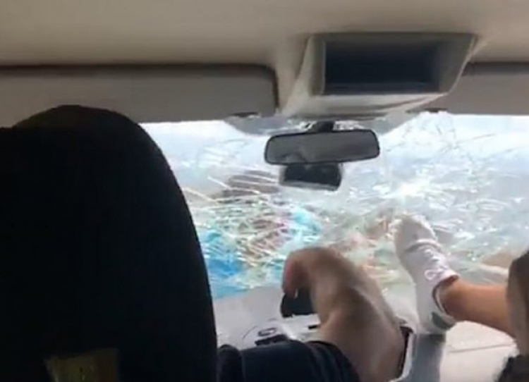 Skandali me turistët spanjollë! Video bëri xhiron e rrjetit, “Daily Mail” publikon pamjet, ja çfarë shkruan [VIDEO]