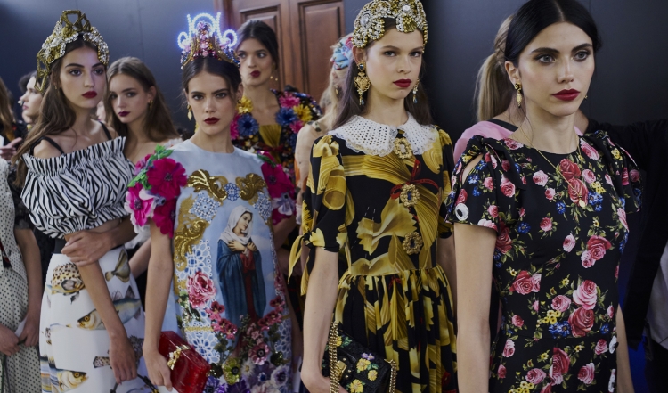Habisin Dolce & Gabbana për fushatën e re pranverë-verë 2017, ja kush janë modelet [FOTO]