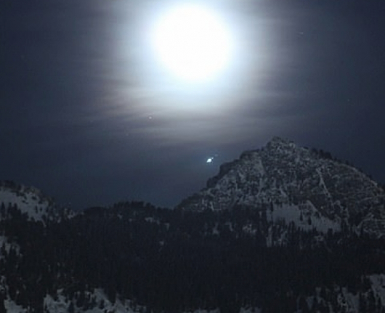 Bëhuni gati! Ja kur Jupiteri dhe katër hënat e tij do të ndriçojnë qiellin