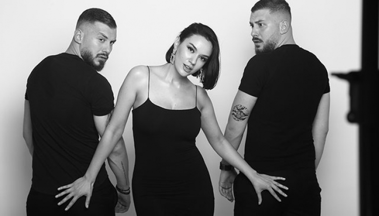 Pas puthjes e dhuratës për përvjetor, Romeo ndërmerr një VENDIM të rëndësishem për Borën dhe Donaldin