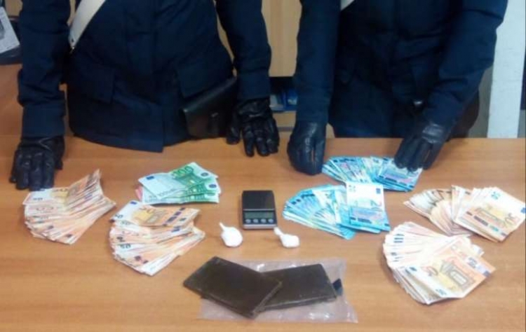 Arrestohet shqiptari në Itali, iu gjetën kokainë dhe mijëra euro