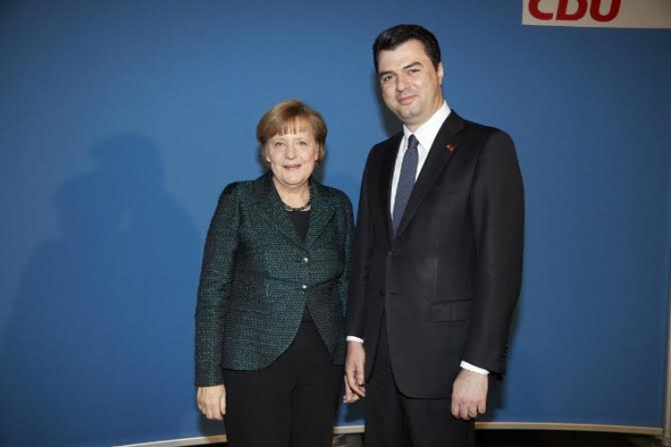 Ja biseda e Lulzim Bashës me Angela Merkel pas konsensusit