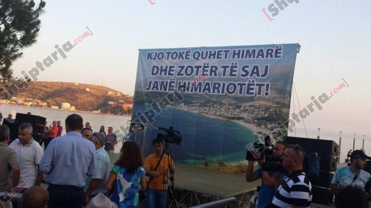 Banorët e Himarës në protestë: Larg nga tokat tona oligarkët dhe mafja