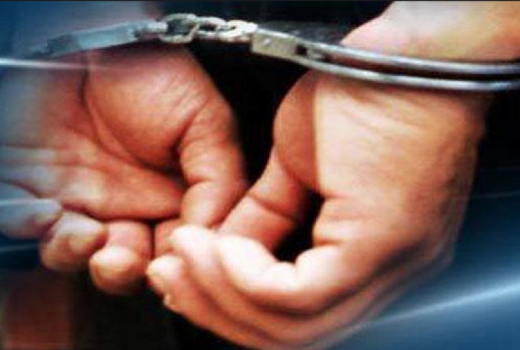 Mashtruan një person duke i marrë 2 mijë euro në këmbim për një vend pune, arrestohet inxhinieri e gruaja e tij