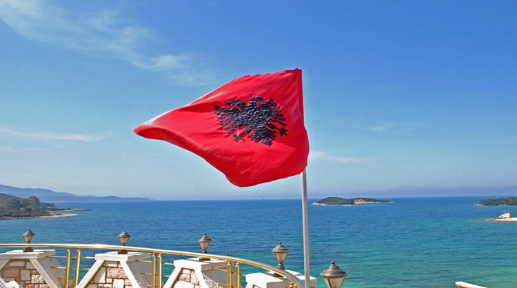 Boll u ankuat për turizmin në Shqipëri. Po ti, çfarë kontributi ke dhënë?