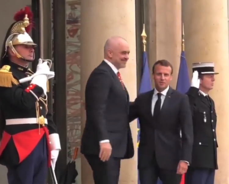 Ja sesi Macron pret Ramën në Pallatin Elysée (Video)