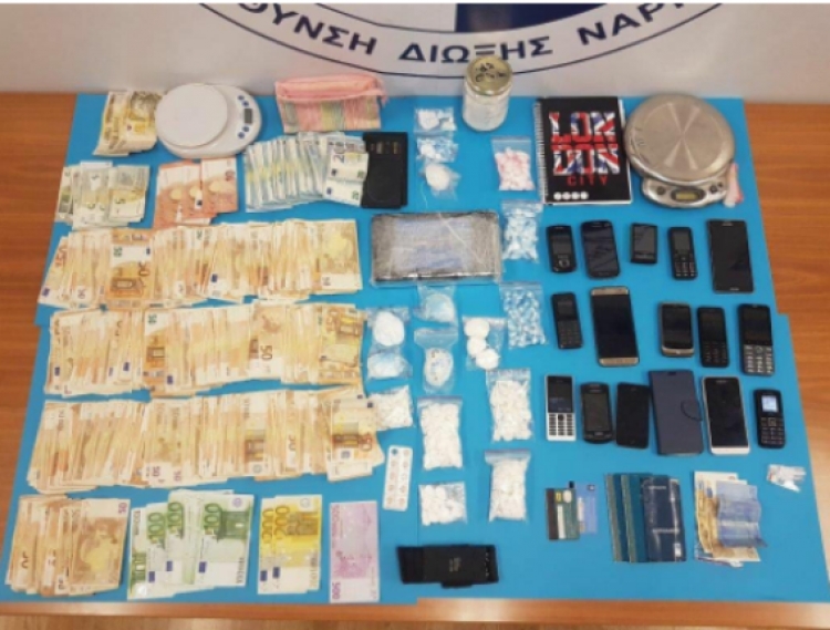 Greqi goditet grupi i kokainës së shqiptarit të burgosur, 200 mijë euro dhe 1,7 kilogramë kokainë të sekuestruara