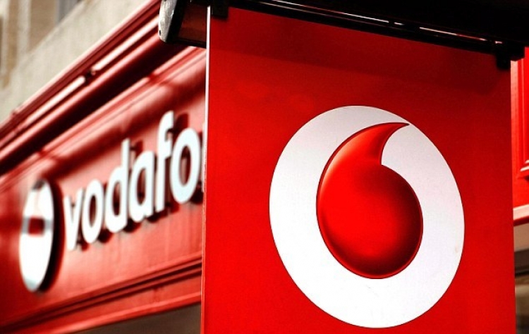 Vodafone, 15 vite përkrah shqiptarëve!