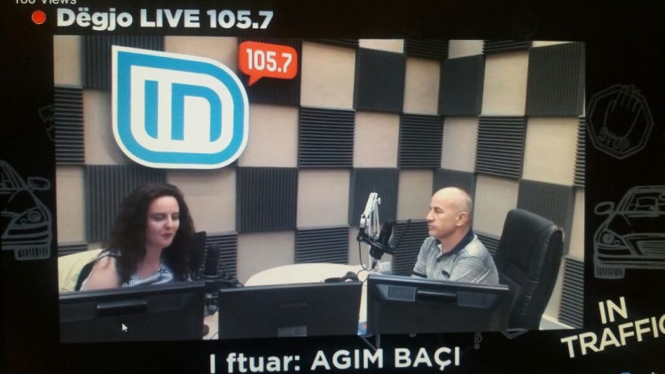Ky është këngëtari shqiptar që gazetari Agim Baçi do i shkruante tekstin e ndonjë kënge [VIDEO]