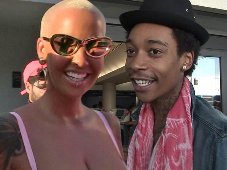 Wiz dhe Amber festojnë divorcin në Strip Club. Ja vendimi i gjykatës pas ndarjes, dhe festës [FOTO]