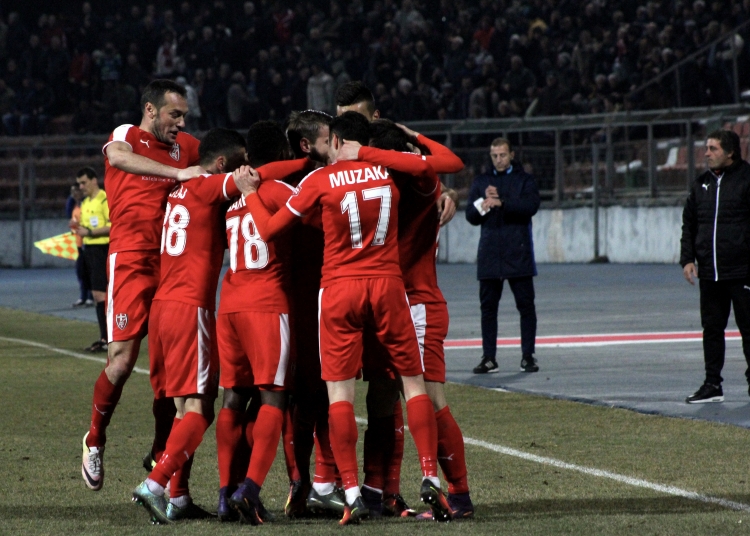 Muzaka “ferri” i Partizani-t, “Guerrils-at” lëshojnë mesazhe politike dhe presin reagimin e ekipit[FOTO]