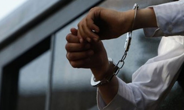 Arrestohen ''juristët e rremë'', premtonin licenca për mësimdhënie në këmbim të parave