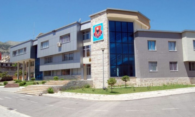 Vrasja në Gjirokastër/Çifti Kosta u vranë nga kushuriri pas një debati për një mur ndarës