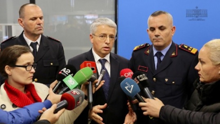 Ministri Lleshaj reagon ‘’ashpër’’ ndaj akuzave për policin pervers: ‘’Unë identifikohem me ata që e arrestuan…’’