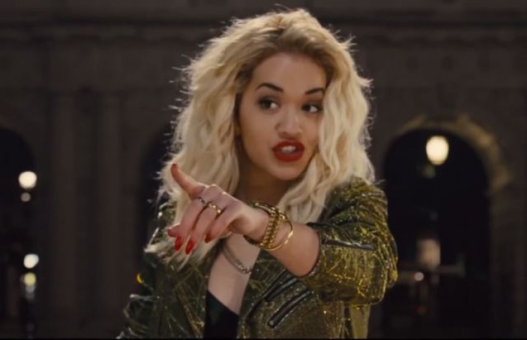 VIDEO/ Rita Ora ka një mesazh sensibilizues për ju: 'Qëndroni në shtëpi, mos kini frikë... JU DUA'