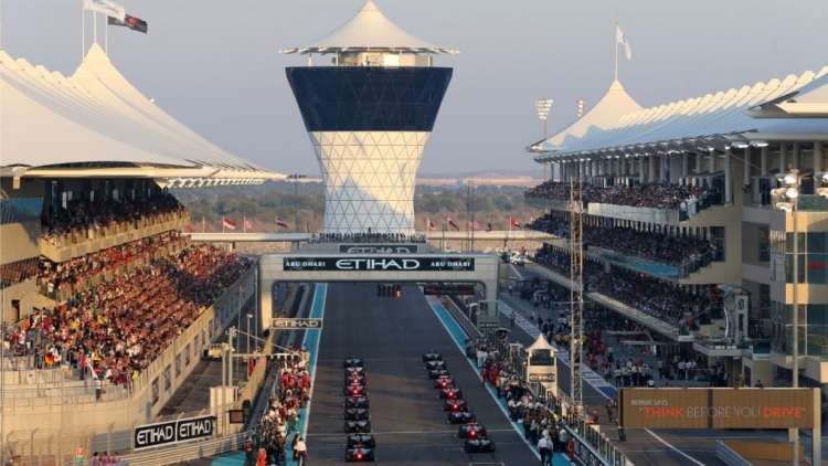 Në Abu Dhabi, zhvillohet gara e fundit e sezonit! Alonso jep dorëheqjen, Raikonnen zhvillon garën e fundit