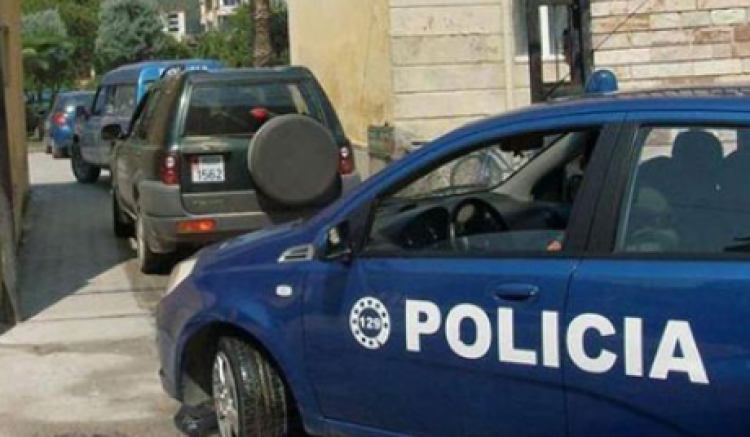 Vlorë, gjendet i vdekur në banesë 80-vjeçari, dyshohet se ka shenja dhune