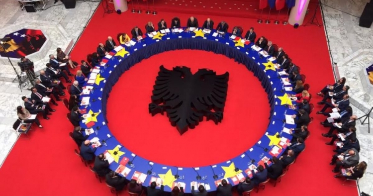 Sot Shqipëria dhe Kosova firmosin 4 marrëveshje. Mbledhja mbahet në Korçë
