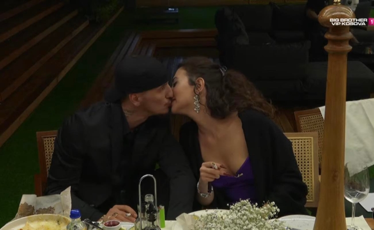 Pas momenteve intime, Vivienit dhe Getinjos i japin një dhomë speciale, çfarë ndodhi në orët e vona