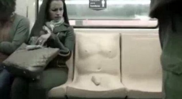 Metroja në Meksikë ka prodhuar ulëse me penis [VIDEO]