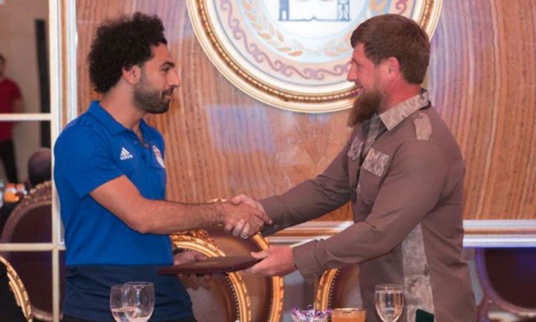 Mohamed Salah ''Qytetar Nderi”, apo përdorim imazhi për propagandë politike ?