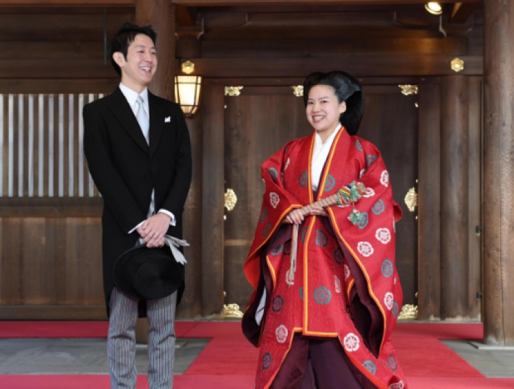 Dashuri e vërtetë, princesha japoneze martohet me një nënpunës, heq dorë nga luksi