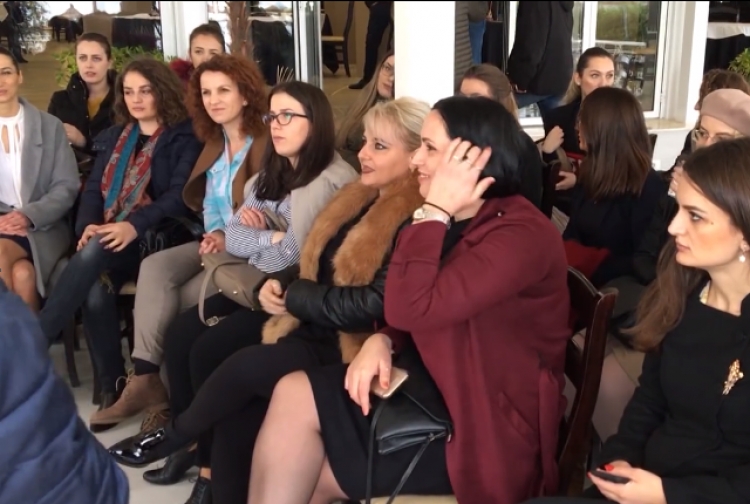 40 vajza nga Kosova me emrin Saranda kanë kryer një vizitë të përbashkët në qytetin e Sarandës