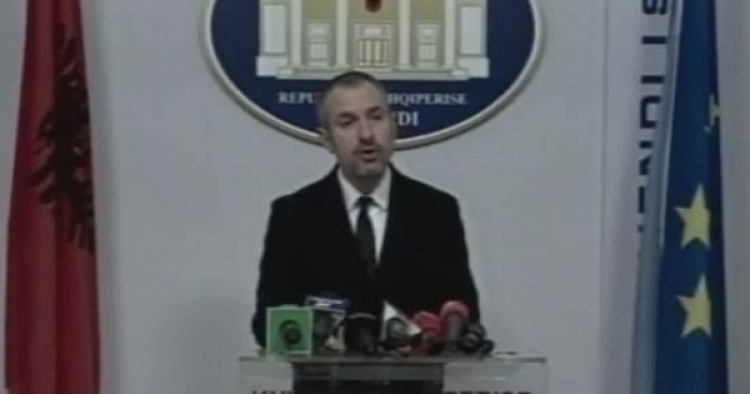 Deputeti i PS-së Ervin Bushati thirrje prokurorisë: “Nisni menjëherë hetimet për 1 milon dollarëshin e Bashës”