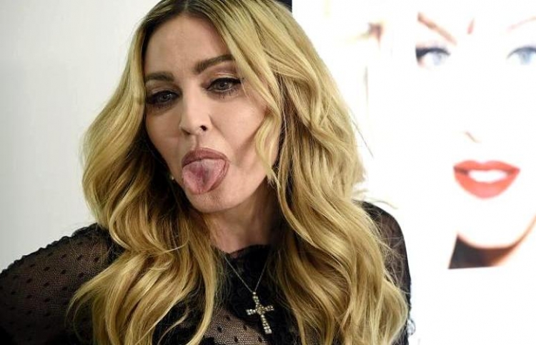 Madonna...e aftë të shkelë ligjin për një vend parkimi!