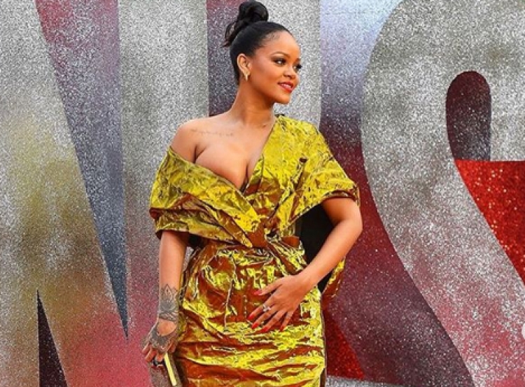 Rihanna zbulon më në fund surprizën që po prisnin fansat [FOTO]