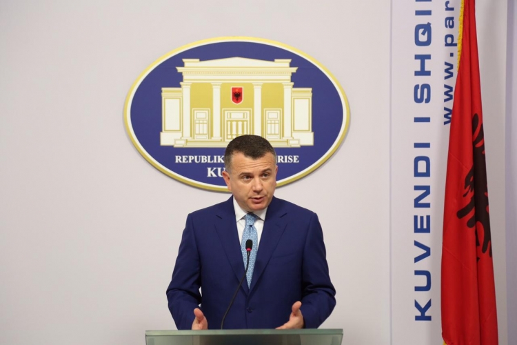 PS depoziton në Kuvend kërkesën për shkarkimin e Presidentit Ilir Meta