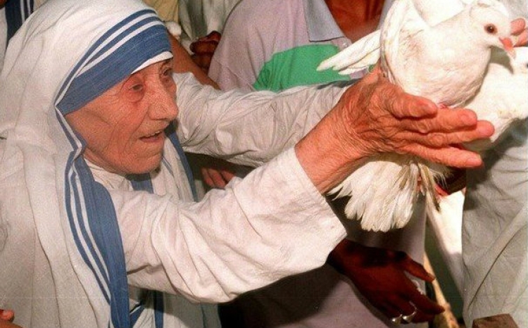 Shenjtërimi i Nënë Terezës, këshillat e saj të vlefshme dhe në kohët e sotme