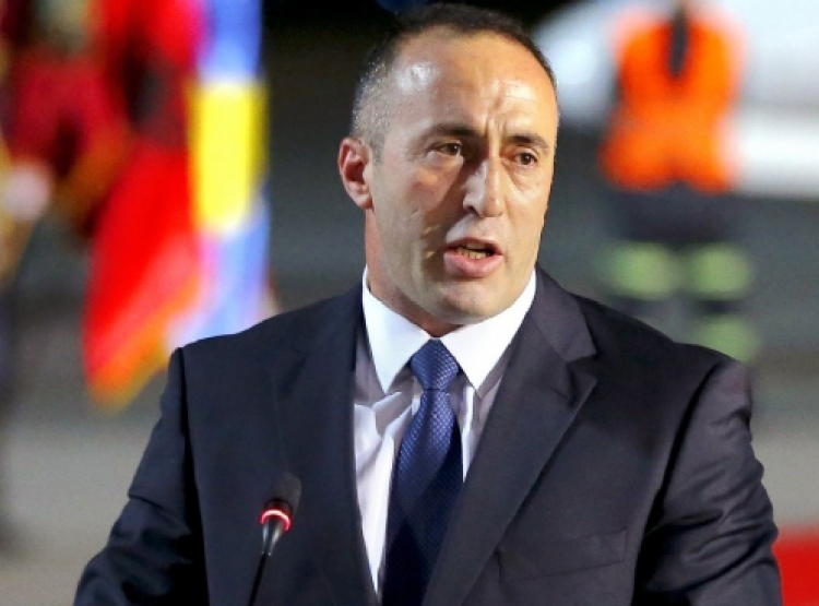 Haradinaj i kundërpërgjigjet Hahn: Taksa hiqet kur Serbia të njohë Kosovën