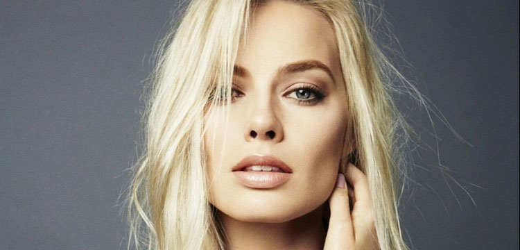 Margot Robbie mahnit me bikini në kopertinën e “Vanity Fair” [VIDEO]