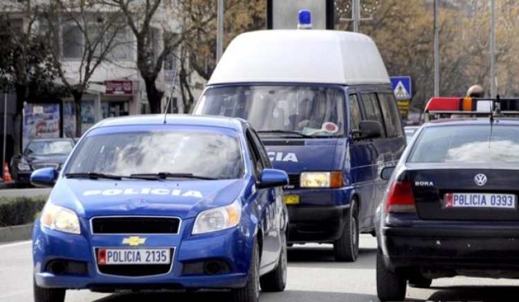 “Film aksion” në Tiranë, shoferi tropojan përplas 3 makina, ndiqet nga policia për 30 minuta