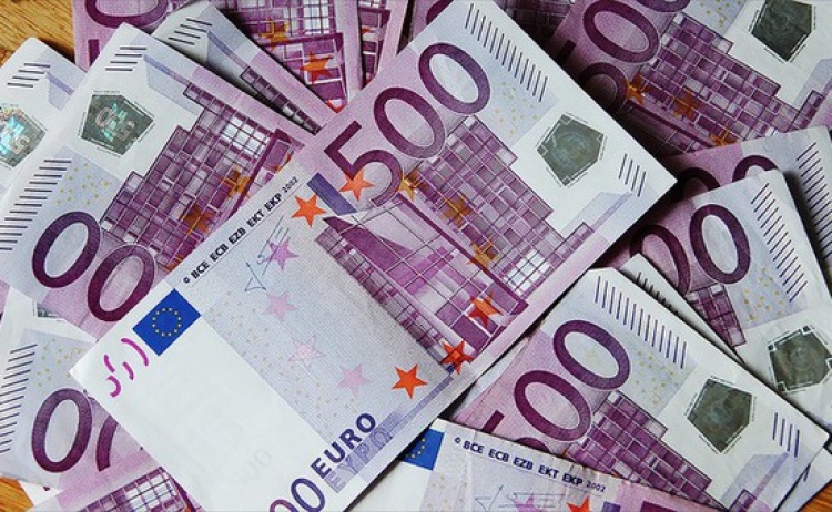 Euro ''varfëron'' shqiptarët! Arsyet...