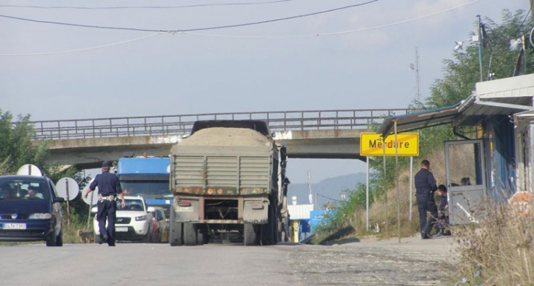Kosovë. Ndalohet qarkullimi në pikë kufitare të Merdares nga 1 deri në 15 nëntor