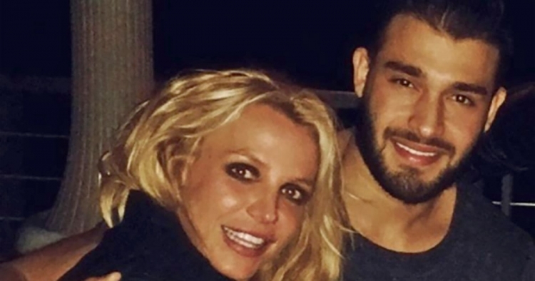 Britney Spears paralajmërohet: Kujdes, i dashuri po të gënjen  [FOTO]