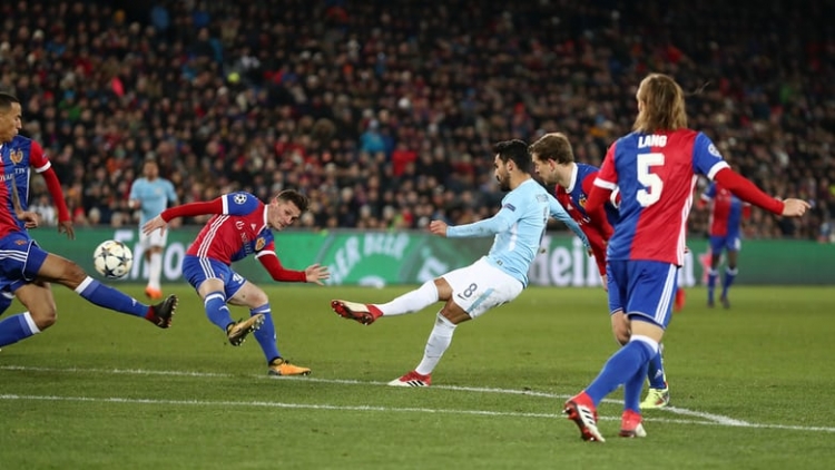 Baseli “u shkatërrua” nga Manchester City, por kjo foto e Taulant Xhakës po bën xhiron e rrjetit, mos e humbisni! [FOTO]