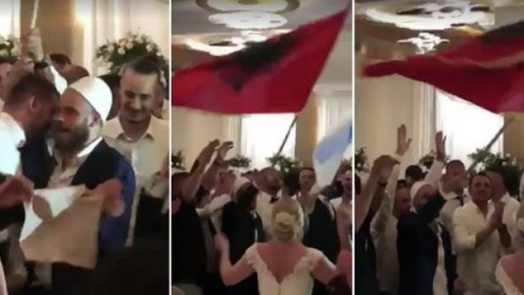 Motra e futbollistit të Premier Ligës martohet me burrë shqiptar, sulmuesi ia merr valles me plis në kokë