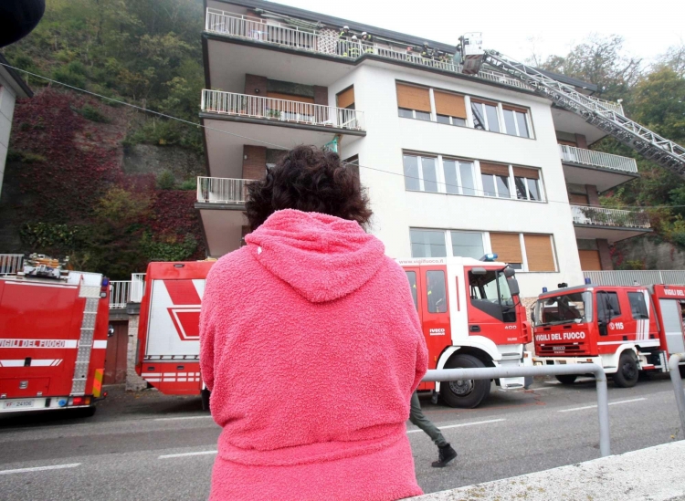 E rëndë/ Itali, 49-vjeçari i vë flakën shtëpisë për të vrarë veten dhe 4 vajzat e tij [FOTO]
